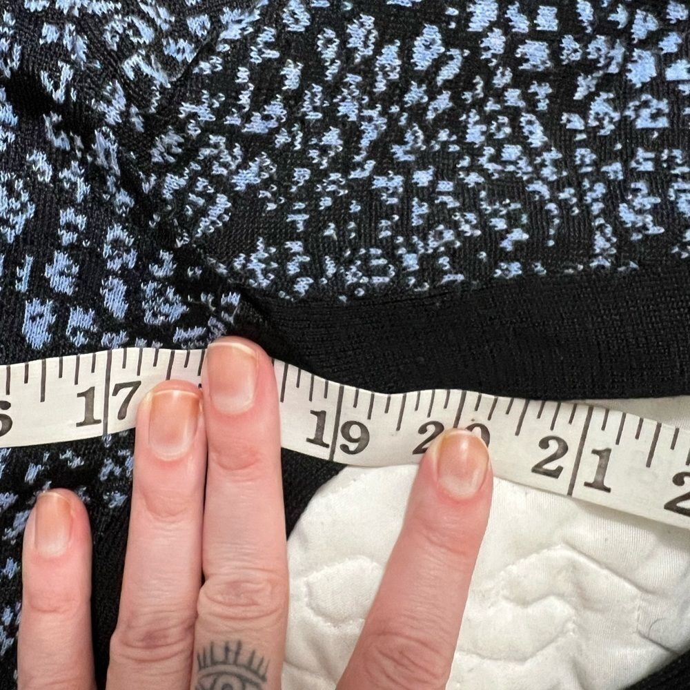 NIC+ZOE medium blue and black geometric sweater crew neck long sleeve - Picture 10 of 10